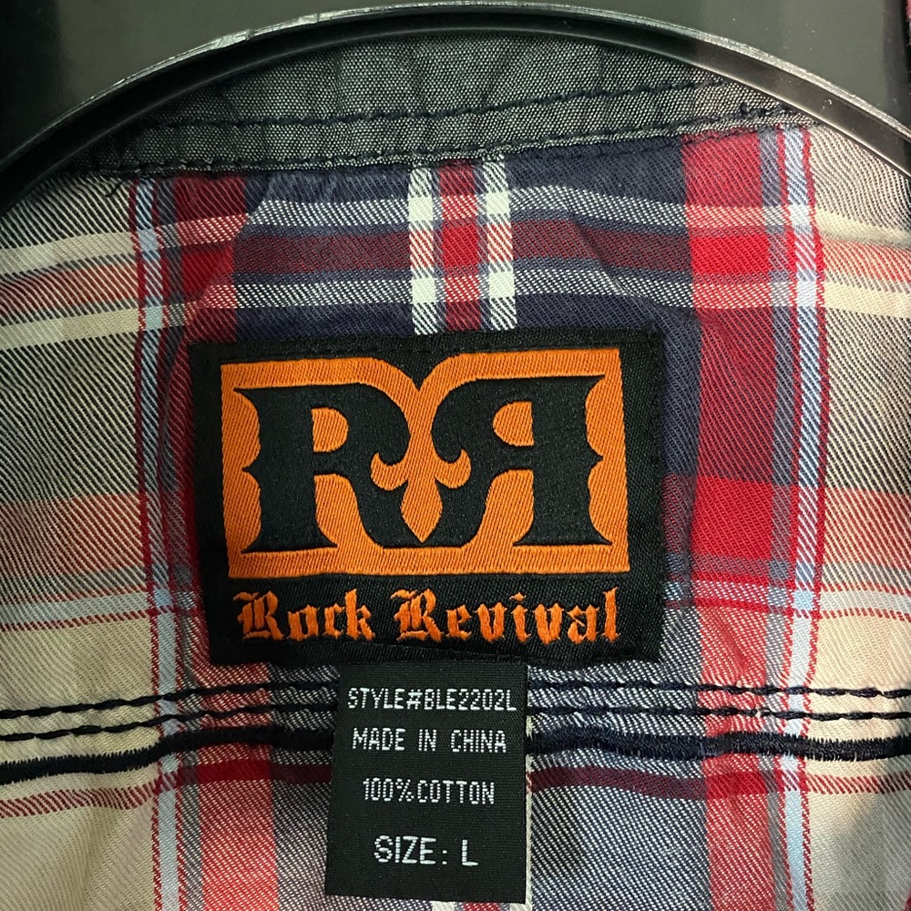 Men’s large rock revival button down shirt